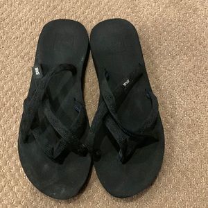 Reba black flip flops